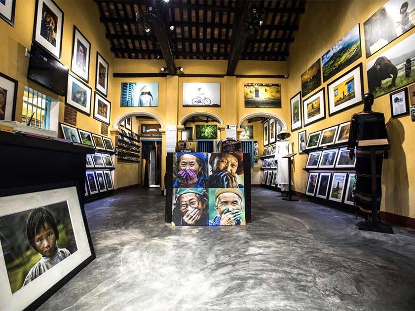 THE ART & ART GALLERY EXPLORING TOUR